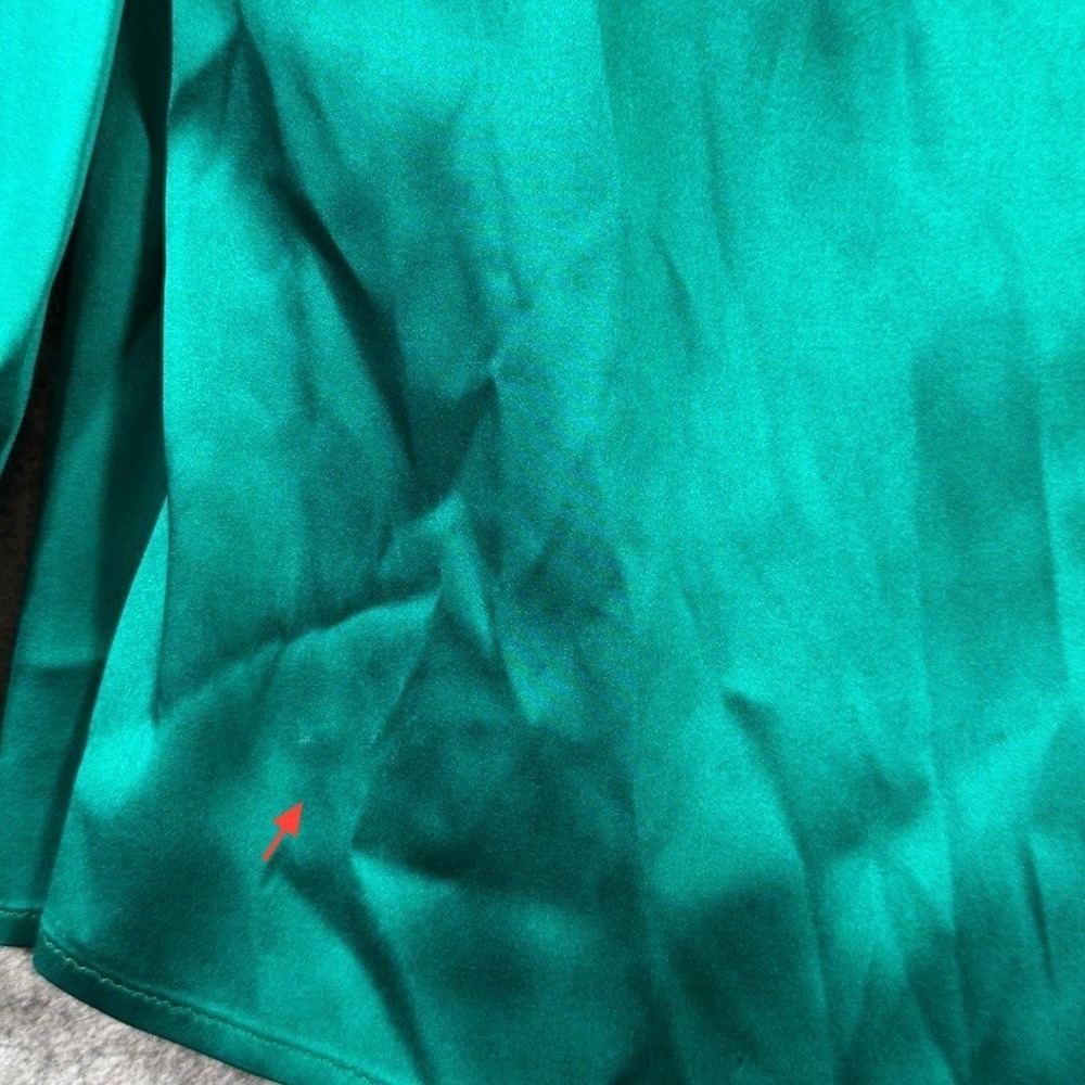 Diane von Furstenberg Green Silk Wrap Blouse Satin V-Neck Tie Waist Top Size 2 - Picture 8 of 8